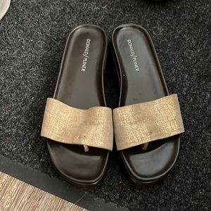 Donald Pliner sandals